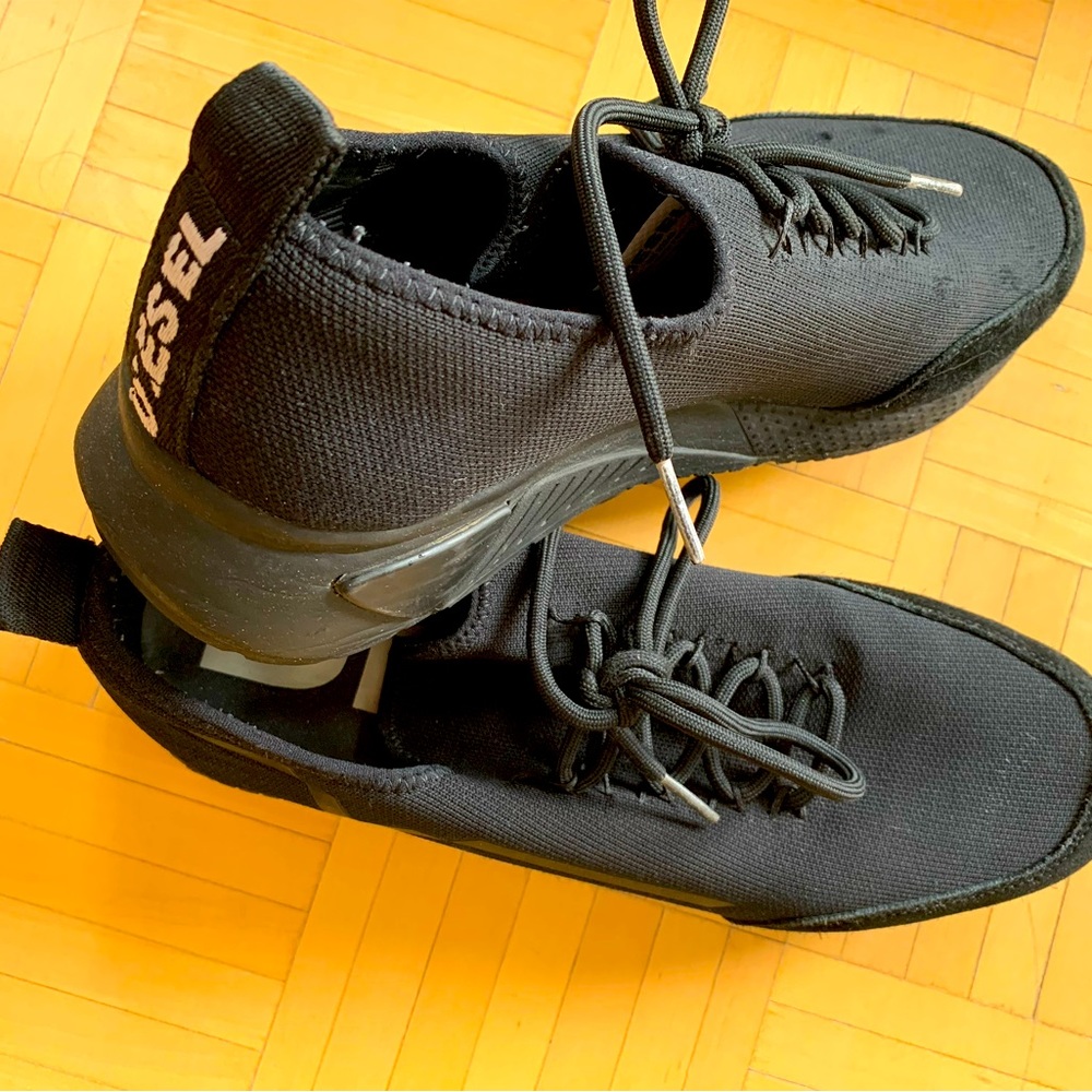 Diesel Men’s sneakers ,authentic in very good condition US size 12